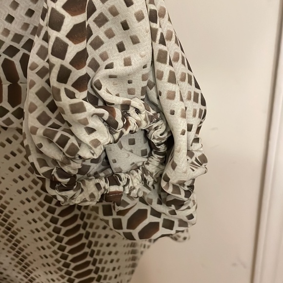 BCBGMAXAZRIA Blouse, Size M - Picture 6 of 7